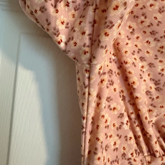 Peach Floral V-Neck Puff Sleeve Mini Dress With Tie/Belt Waist - Size L - Picture 3 of 8